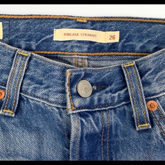 Levi's Premium Ribcage Straight Ankle Jeans - Picture 3 of 7